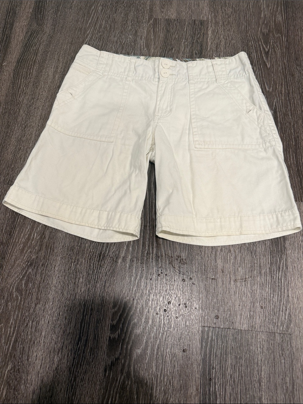 Sanctuary Cream Bermuda Shorts with Front Pockets size- 27